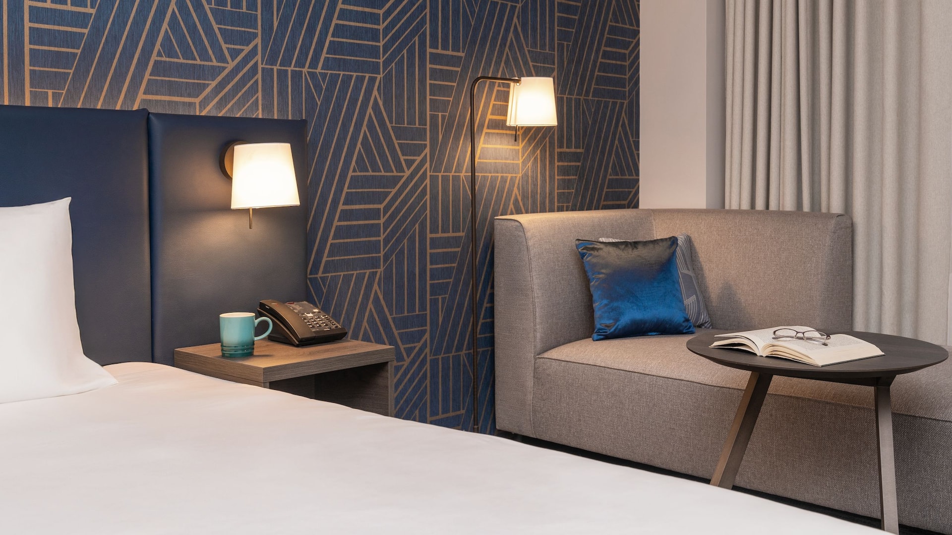 第 2，共 5 Hyatt Place Leeds Bed And Sofa