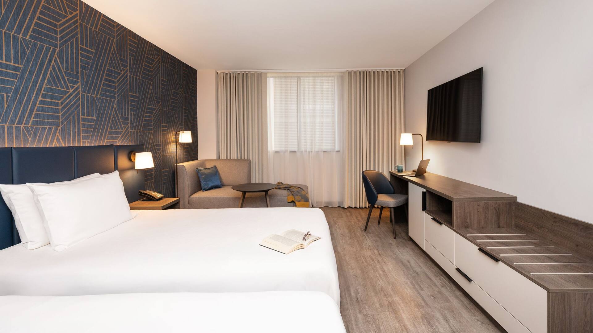 第 3，共 5 Hyatt Place Leeds Twin Room With Book