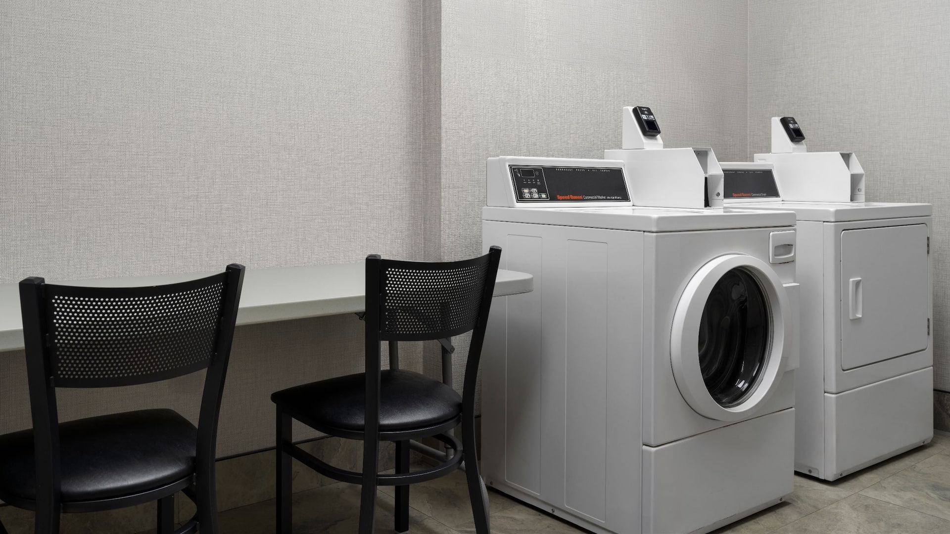 Hyatt Place Kansas City/Overland Park/Metcalf Guest Laundry
