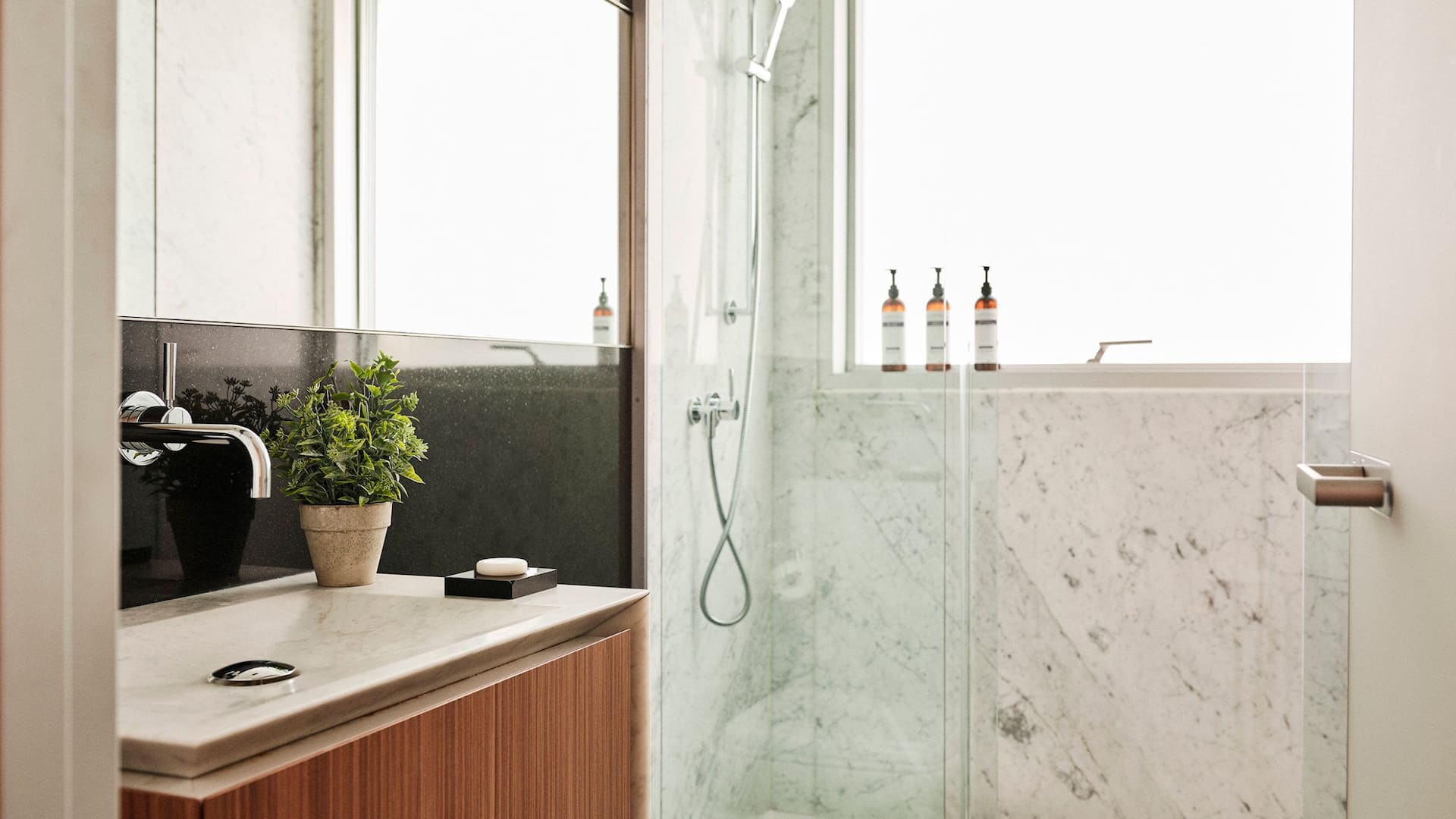 7/7 Hyatt Regency Madrid Residences Two Bedroom Family Apartment Bathroom
