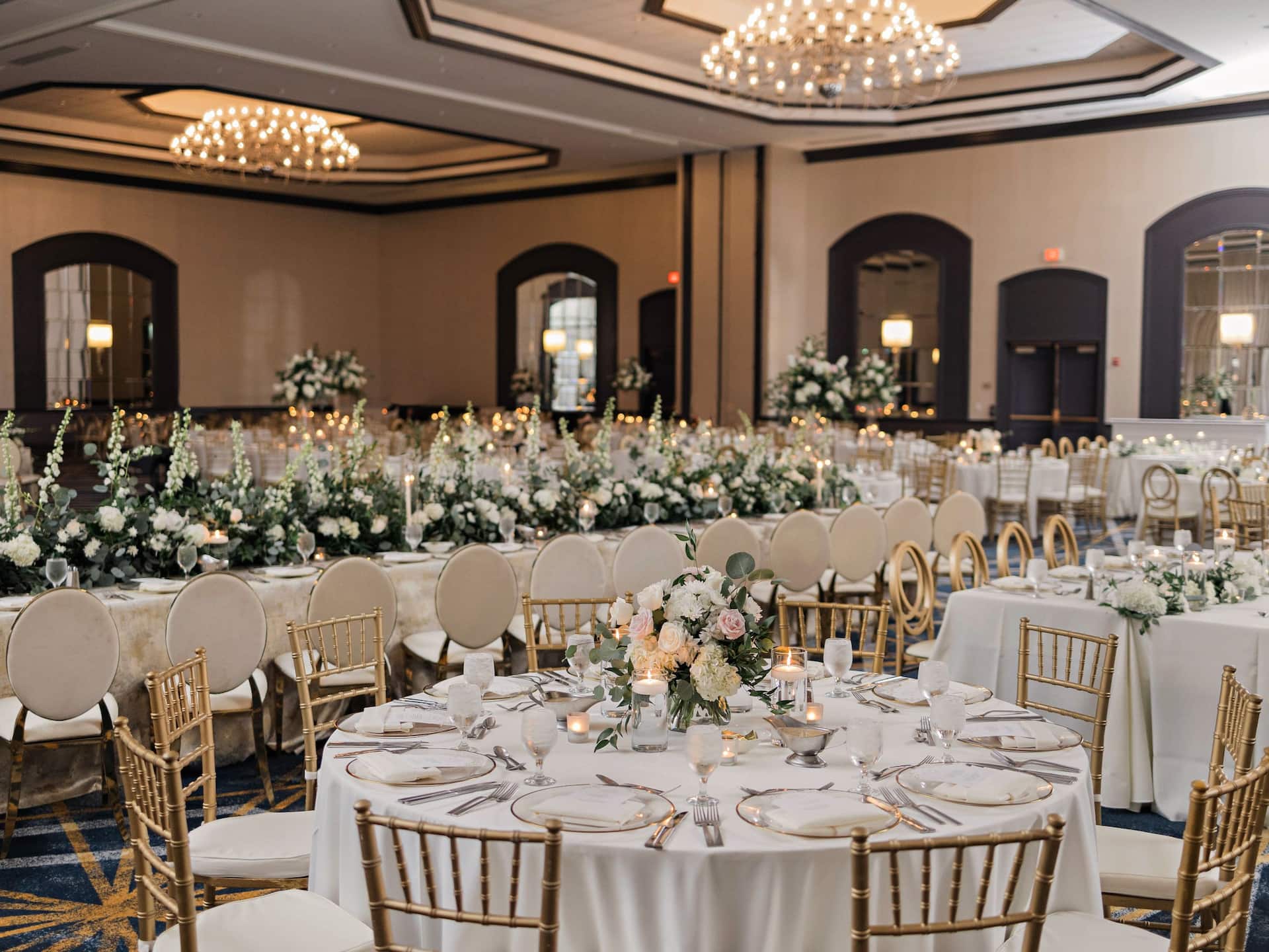 Hyatt Regency Jacksonville Riverfront Wedding Round Detail