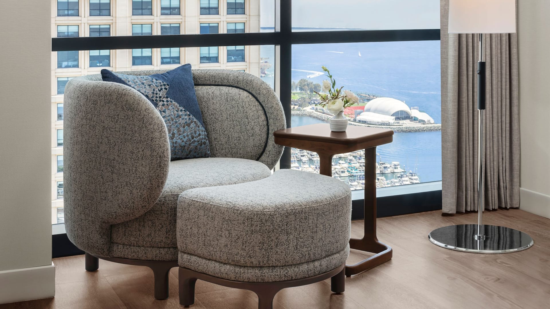 2 of 5 Manchester Grand Hyatt San Diego Double Seating Area