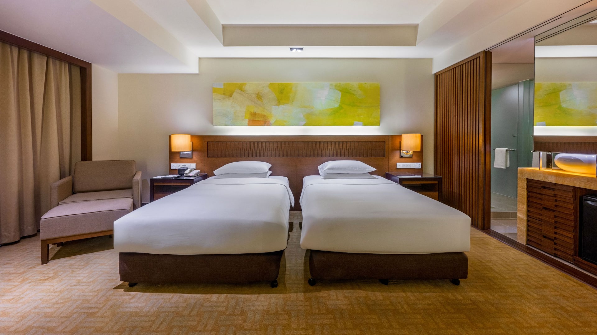 1 von 2 Hyatt Regency Kinabalu Twin Beds Together
