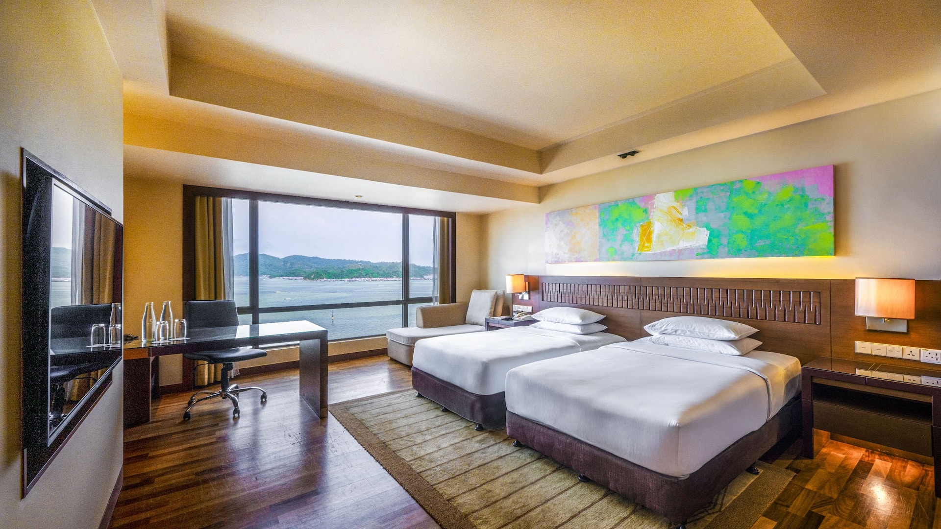 1 von 2 Hyatt Regency Kinabalu Club Sea View Two Twin Beds