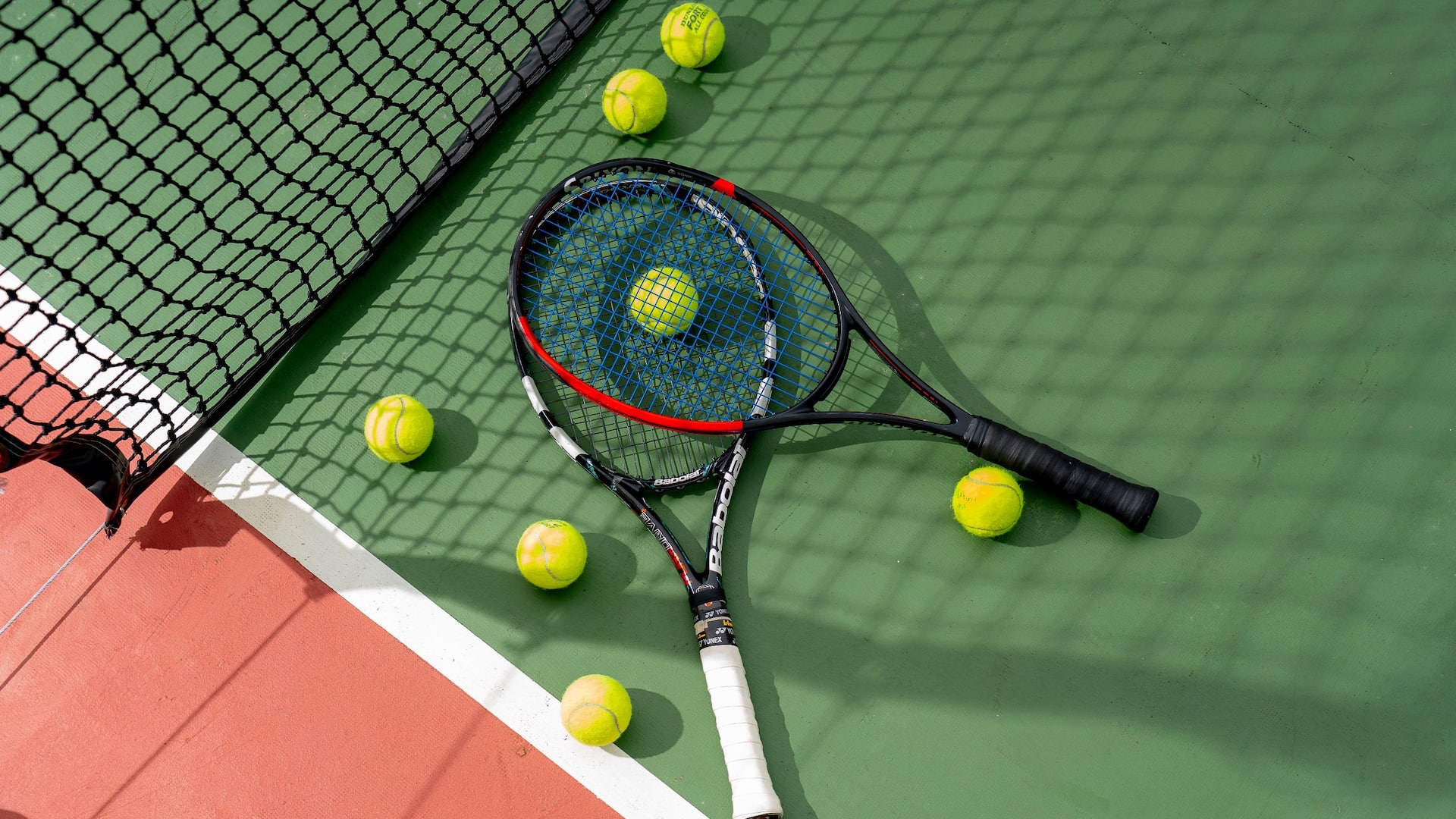 Grand Hyatt Erawan Bangkok Tennis Rackets