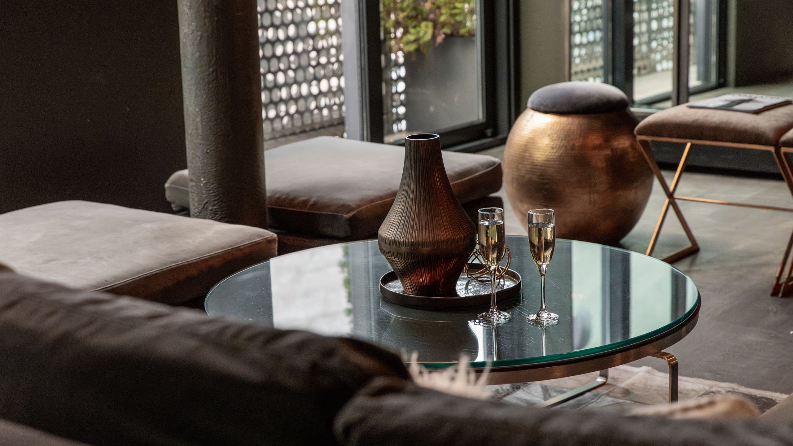 Dream Downtown Guest House Living Room Champagne Detail