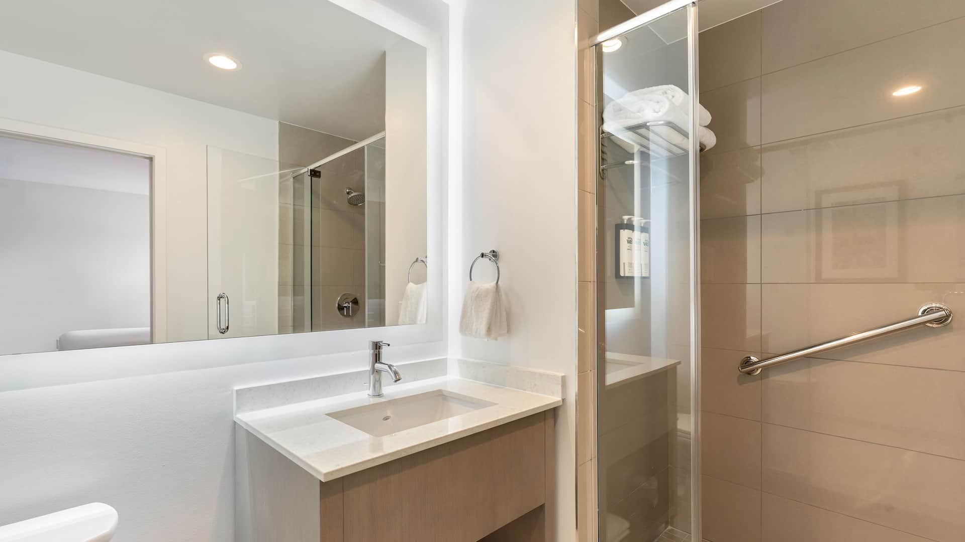6 de 6 Hyatt House Orlando / International Drive Bathroom Shower