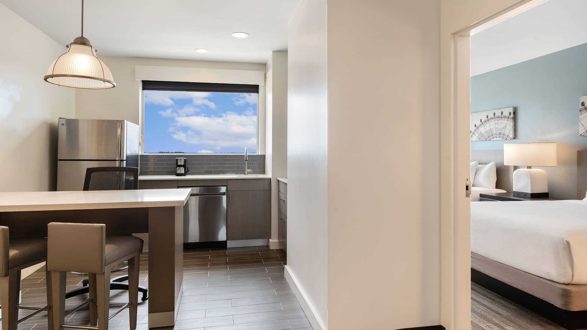2 de 5 Hyatt House Orlando / International Drive Double Queen Kitchen