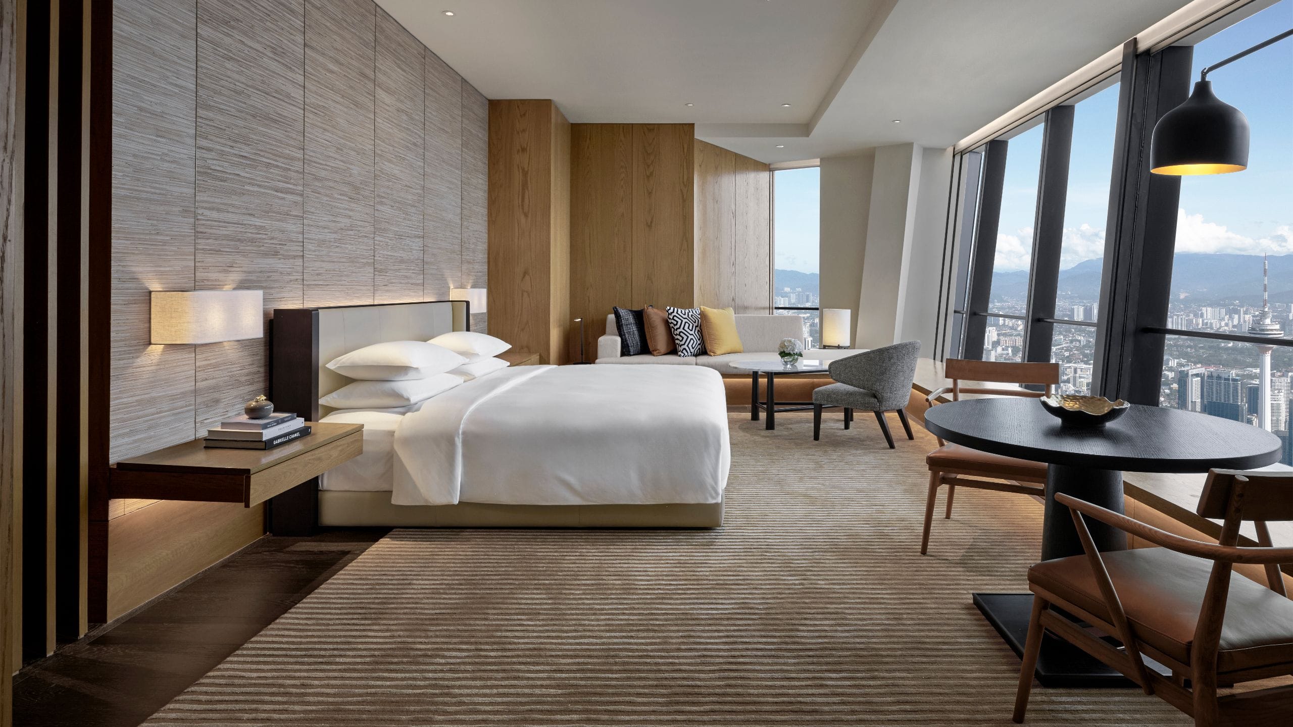 Park Hyatt Kuala Lumpur One King Deluxe Bedroom Table