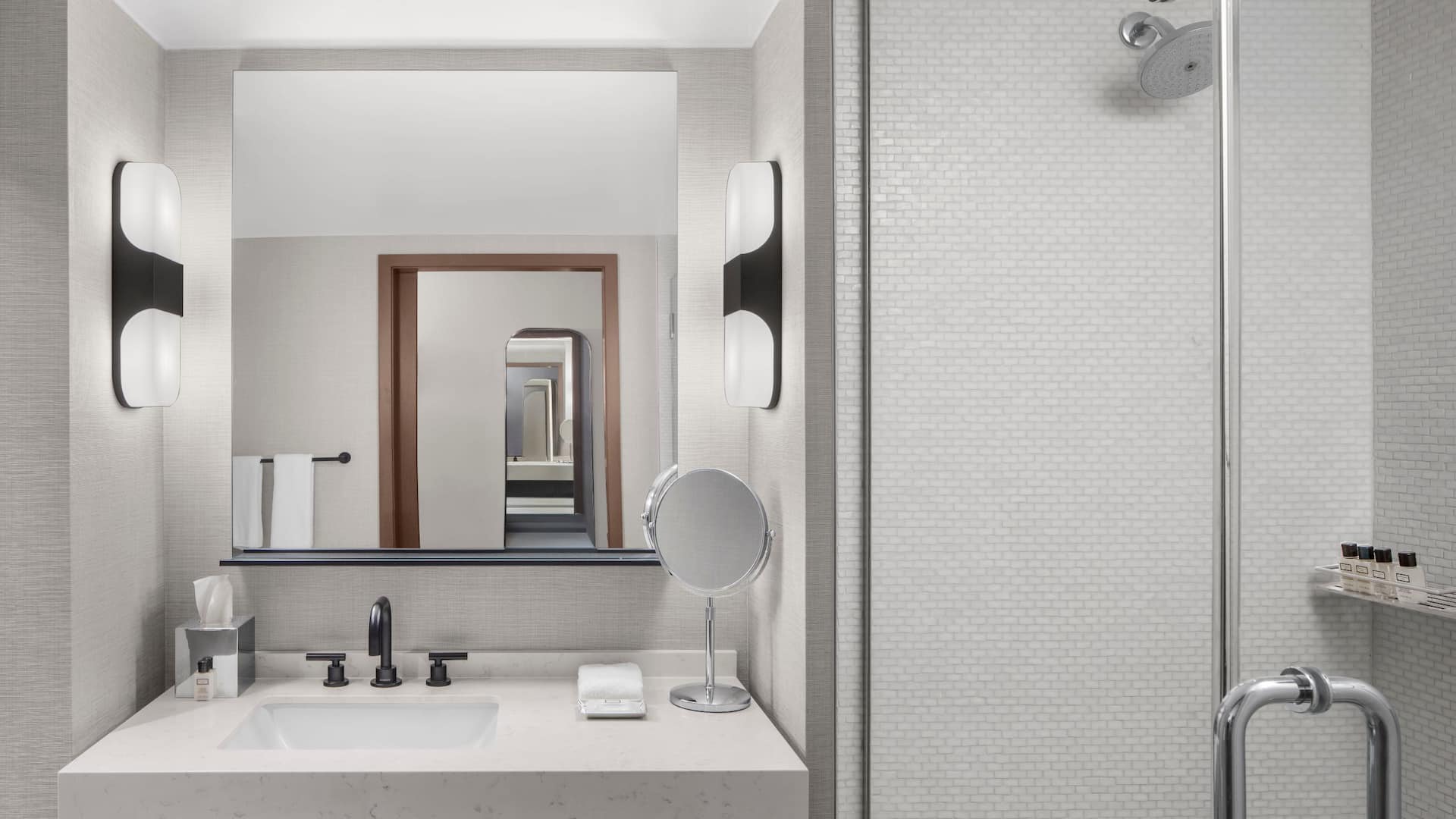 5 de 5 Hyatt Regency Jersey City on the Hudson Hudson River Suite Bathroom