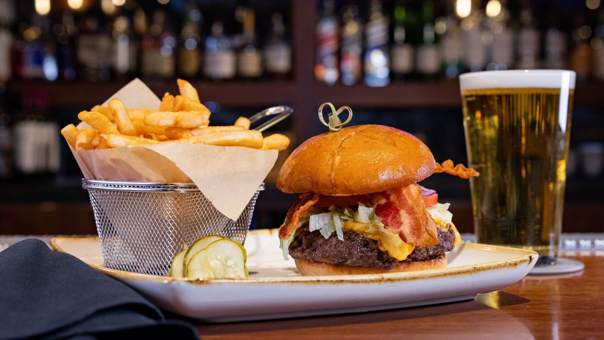 Hyatt Regency Lake Tahoe Resort, Spa and Casino Cutthroats Saloon Burger
