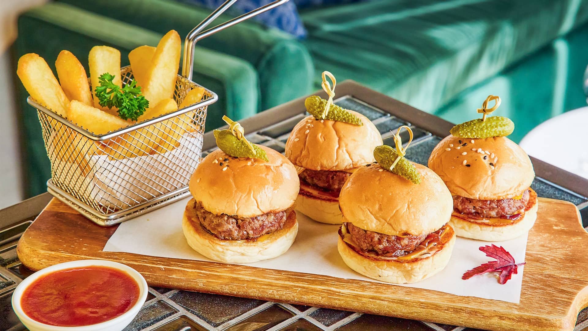 Hyatt Place Bangkok Sukhumvit 24 Australian Wagyu Mini Burgers With Fries