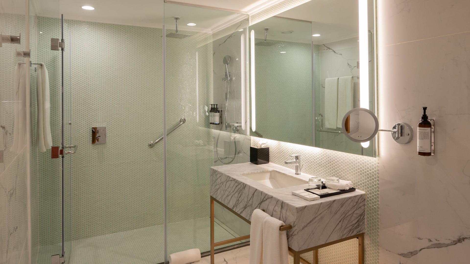 3/6 Hyatt Regency Nairobi Westlands Studio Apartment Bathroom