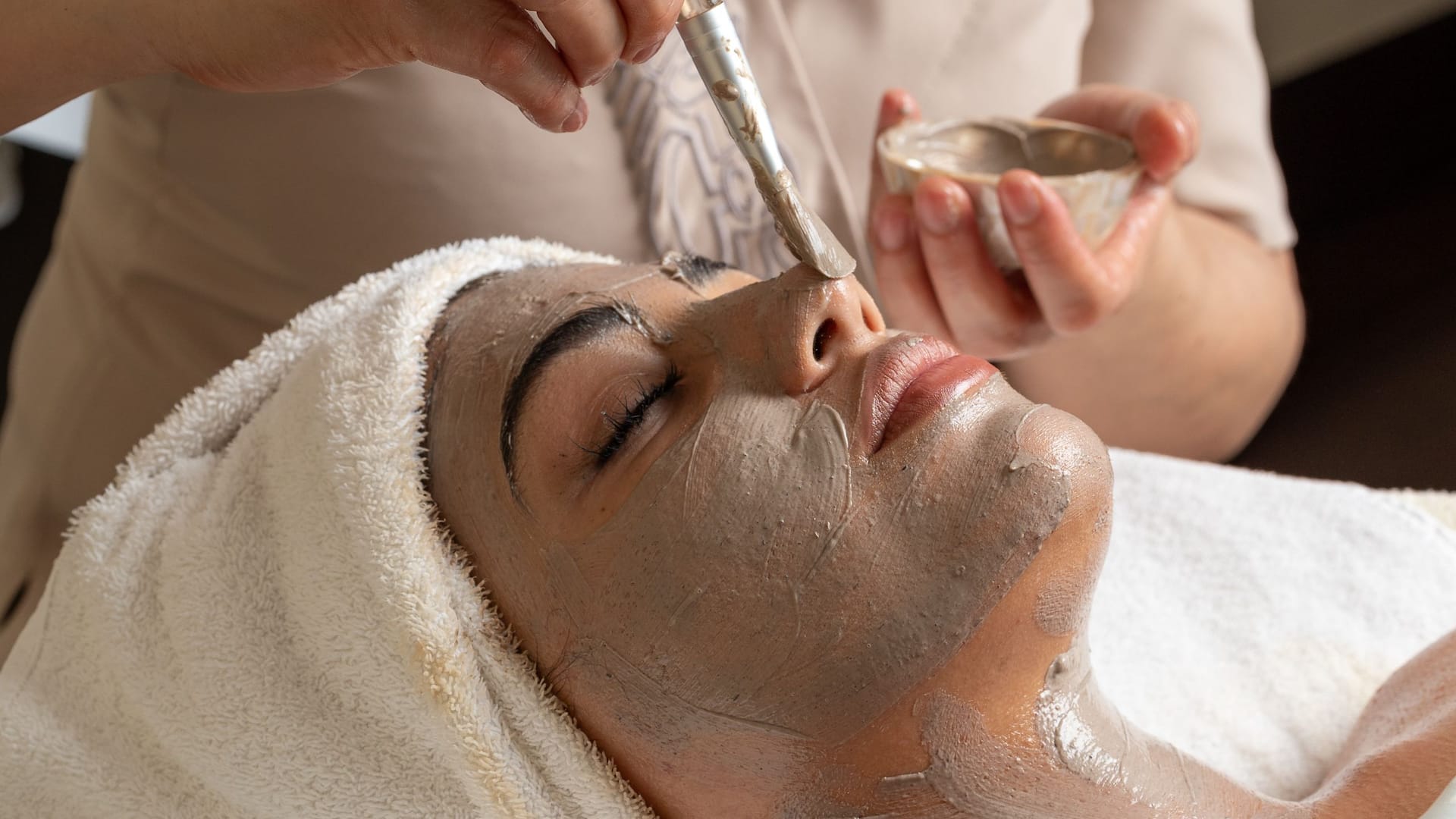 Grand Hyatt Abu Dhabi Hotel & Residences Emirates Pearl Spa Day Mud Mask Treatment