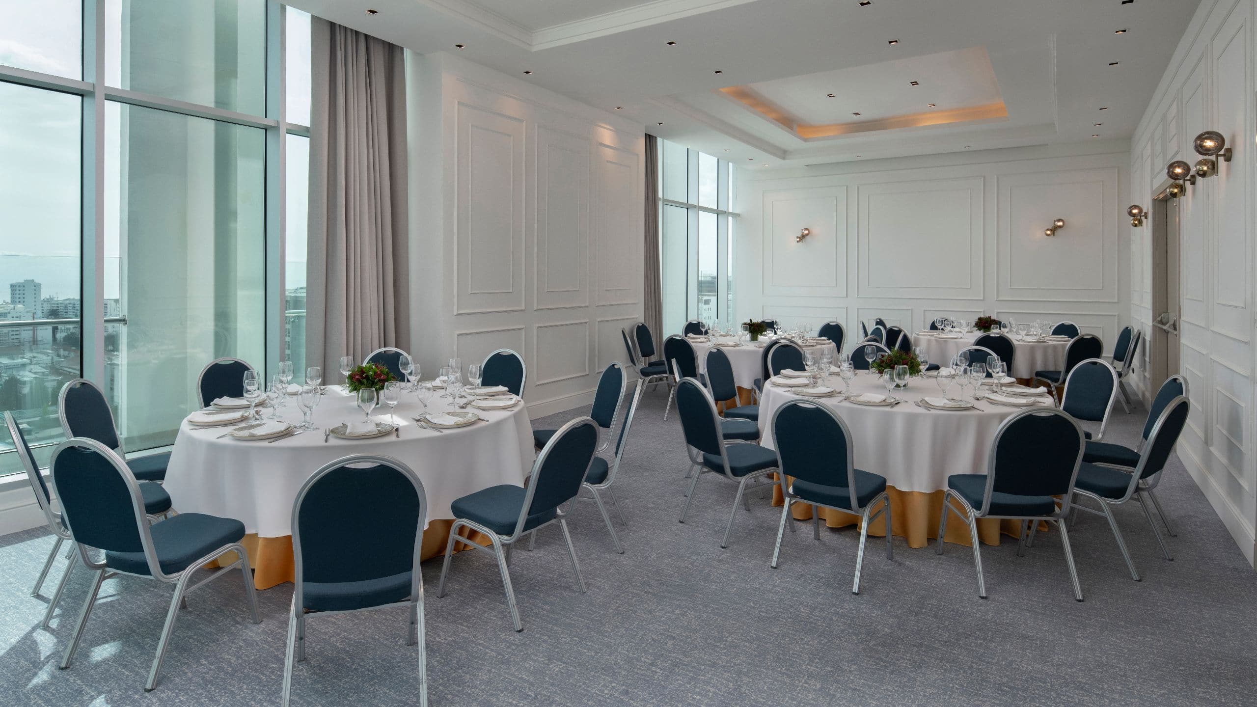 Hyatt Centric Santo Domingo Flora Meeting Room Banquet Setup
