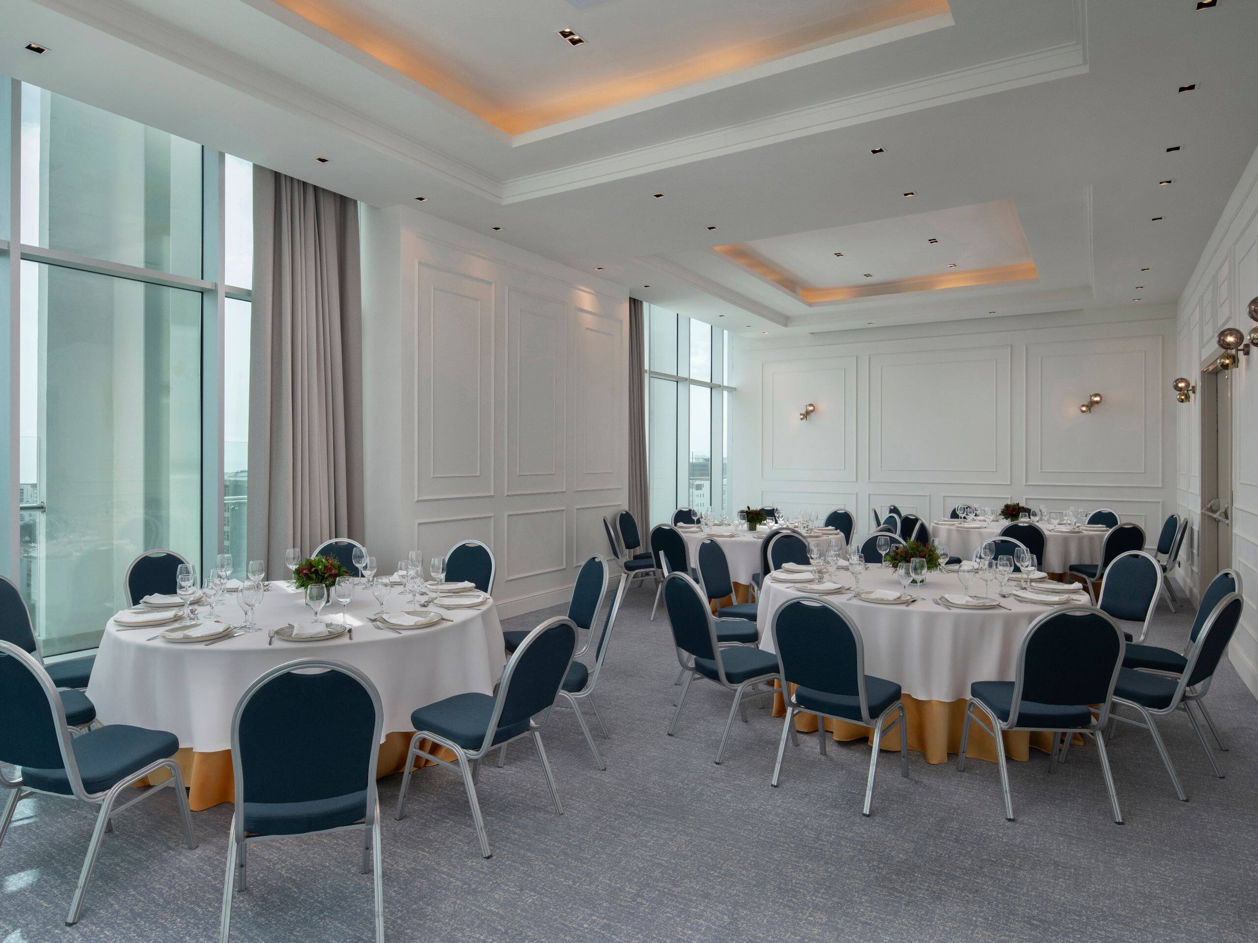 Hyatt Centric Santo Domingo Flora Meeting Room Banquet Setup