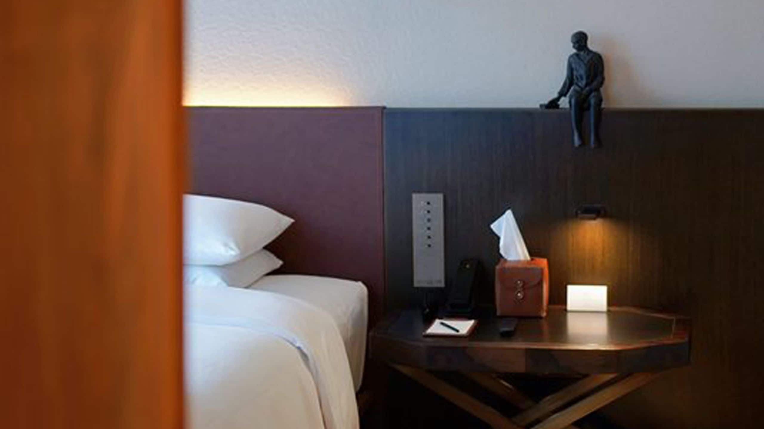 Mumian Beijing Daxing International Airport Guest Room Sculpture