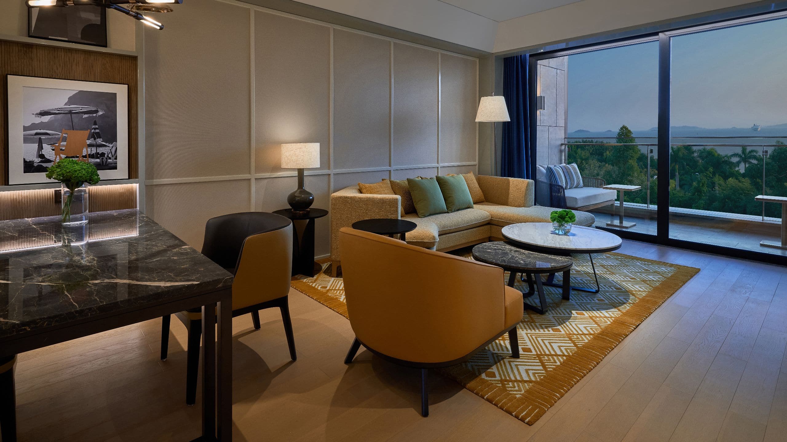 3 из 4 Hyatt Centric Ocean Front Xiamen Premier Suite King A Living Room Blue