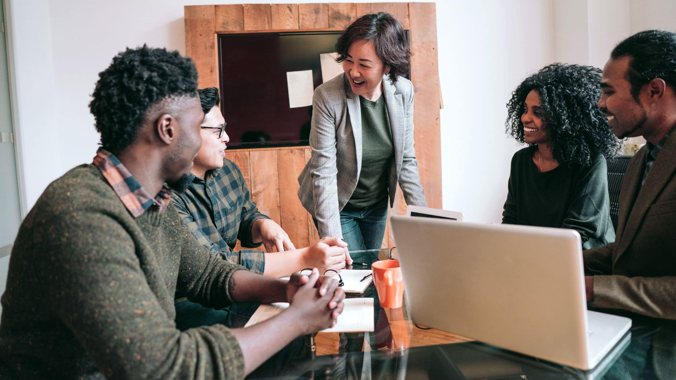 Global B2B Small Meeting Focus