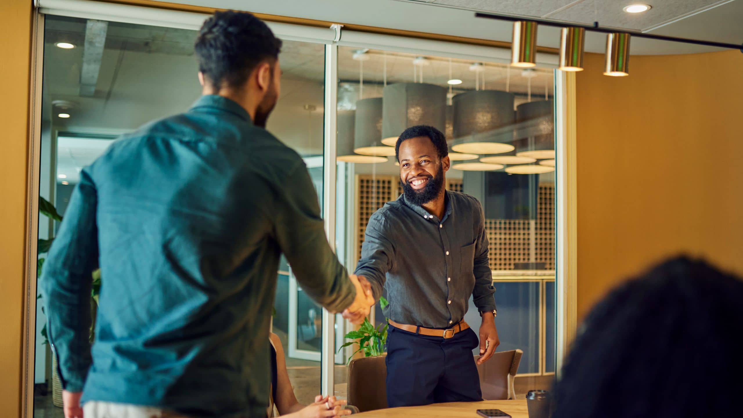 1 of 1 Global B2B Small Meeting Handshake