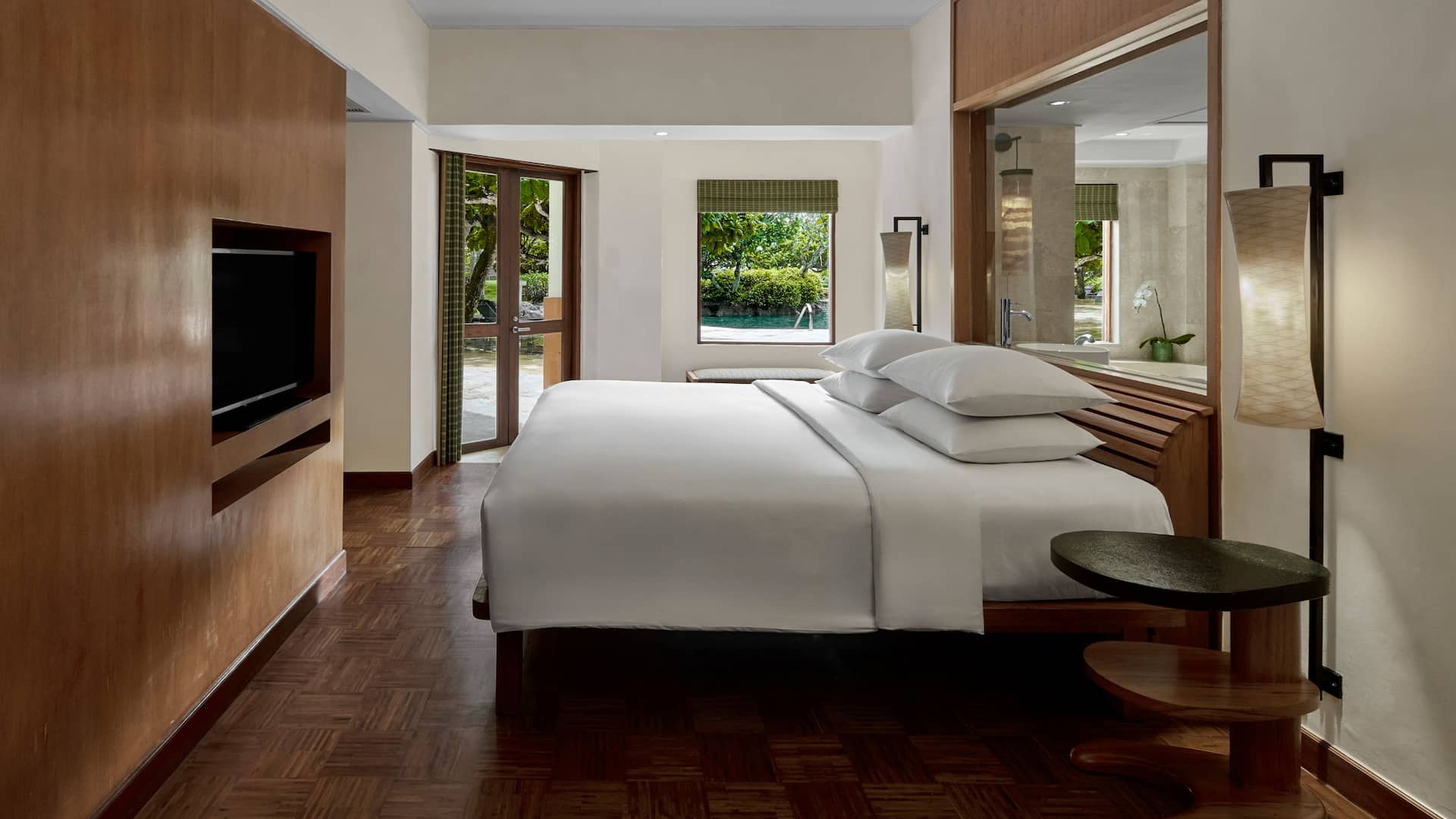 2 de 6 Grand Hyatt Bali Club Executive Suite King Bedroom