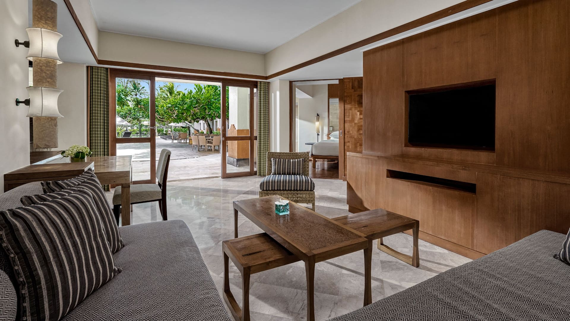 1 de 6 Grand Hyatt Bali Club Executive Suite King Living Room Layout
