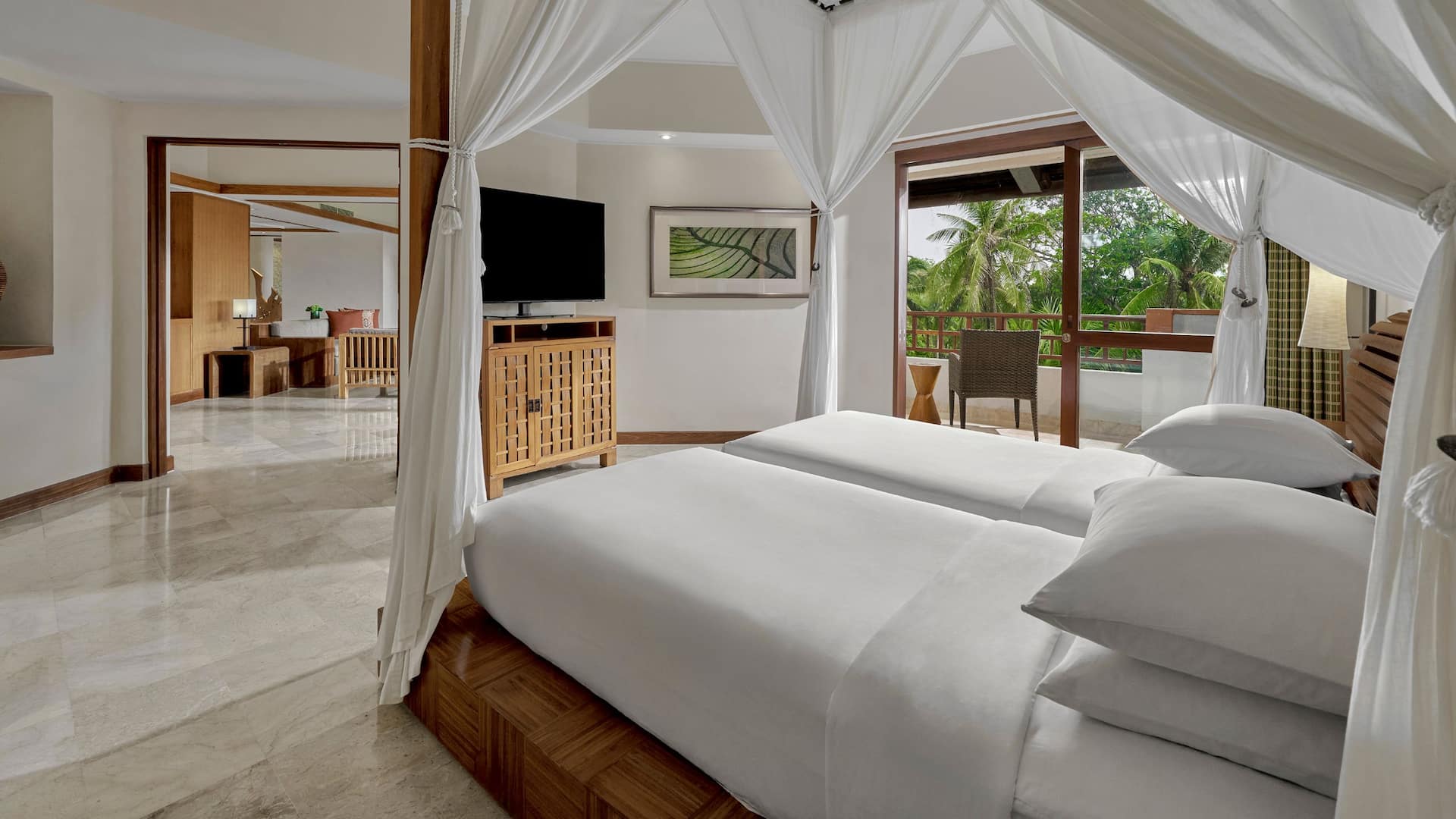 1 de 4 Grand Hyatt Bali Club Executive Suite Twin Bedroom