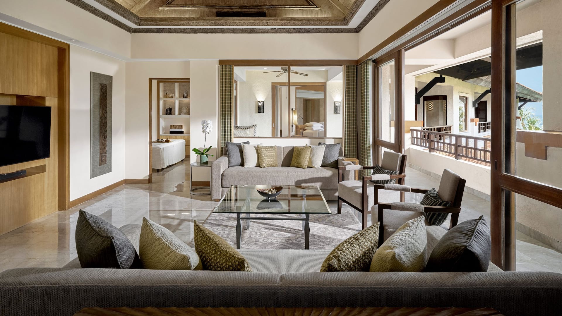 1 de 7 Grand Hyatt Bali Presidential Suite Living