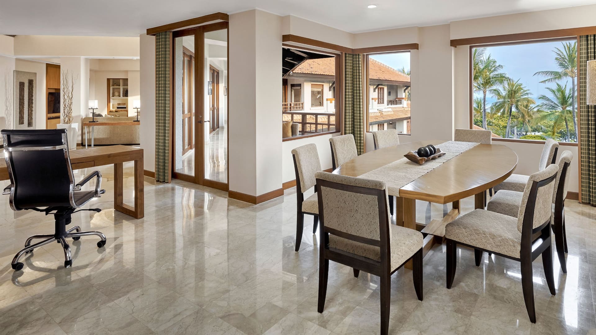 4 de 7 Grand Hyatt Bali Pressidential Suite Dining Room