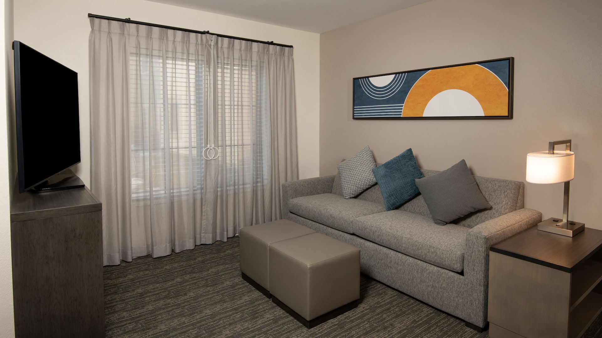 3 de 5 Hyatt House Denver Tech Center King Suite Living Room