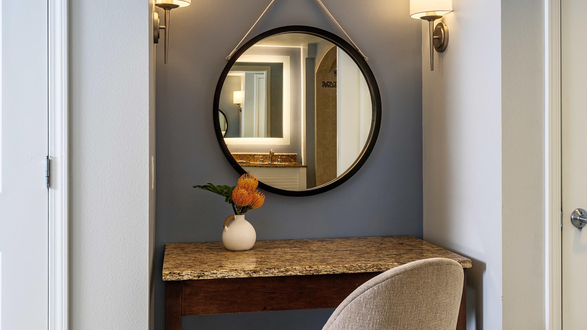 第 5，共 6 Hyatt Regency Clearwater Beach Resort and Spa Guestroom Vanity
