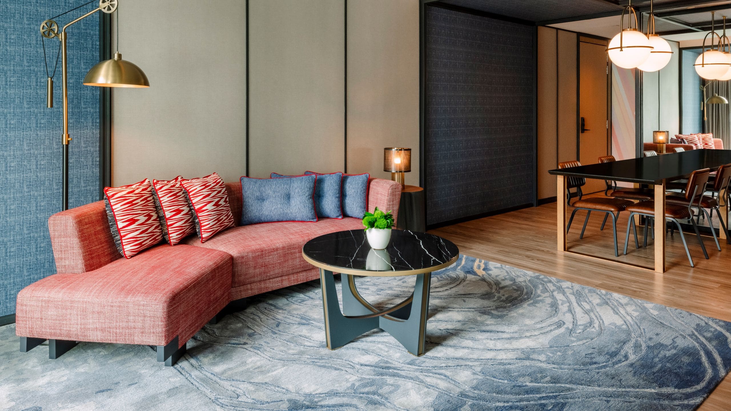 4 из 4 Hyatt Centric City Centre Kuala Lumpur One King Suite Living Area
