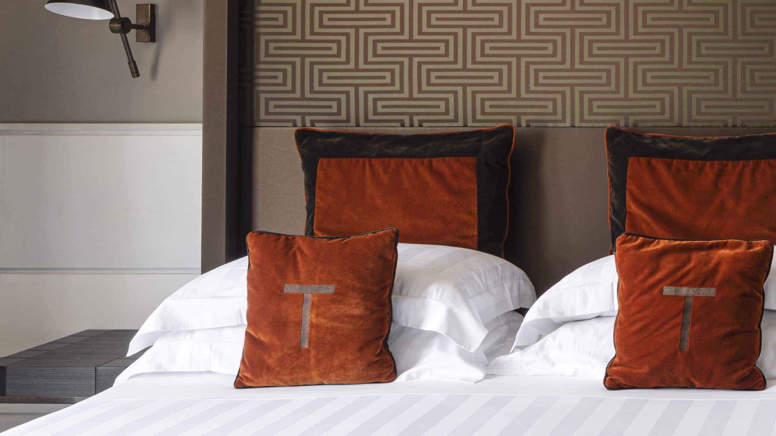 4/5 The Tribune King Bed Family Bedroom Detail