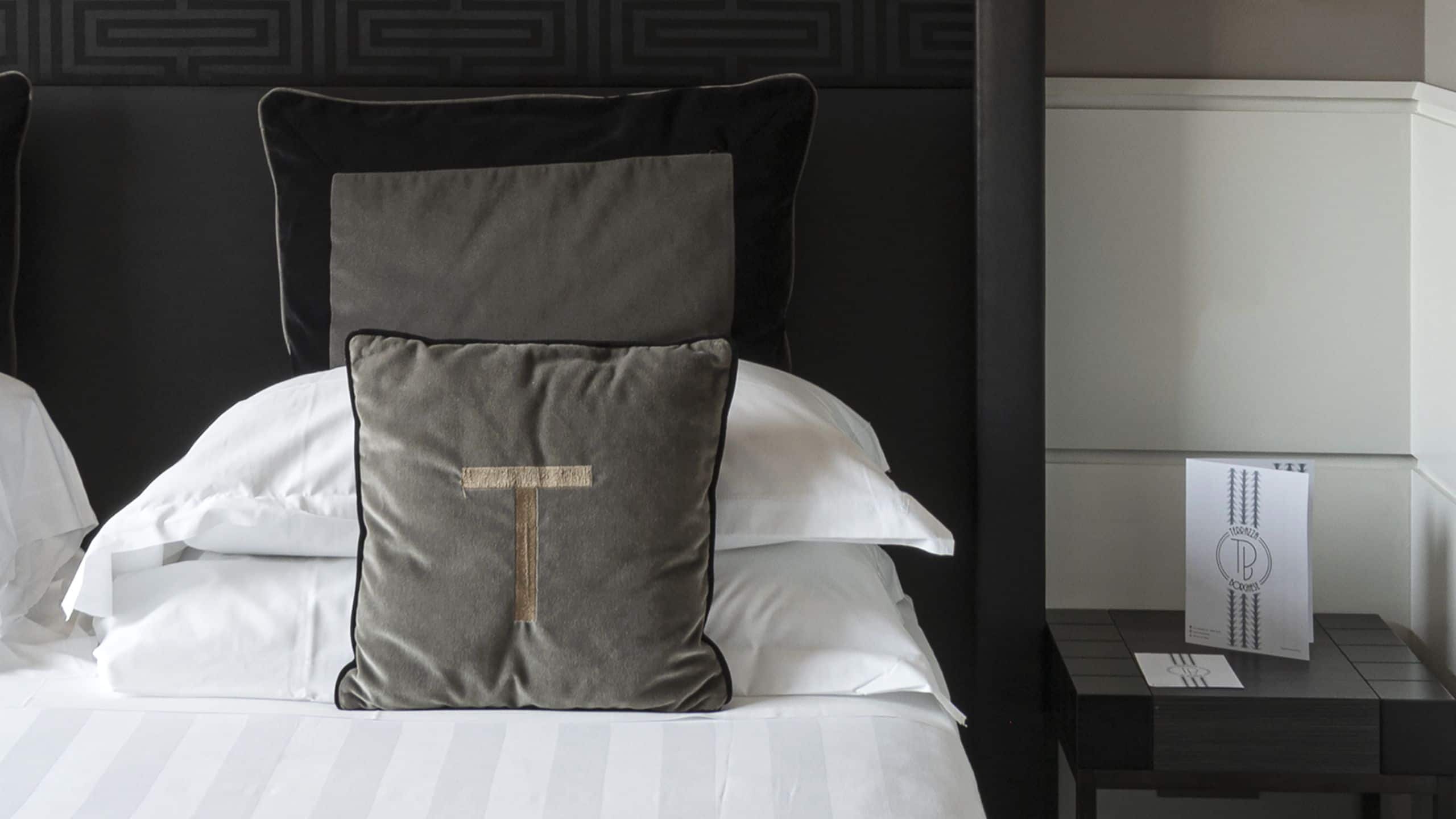 5/5 The Tribune King Bed Premium Detail