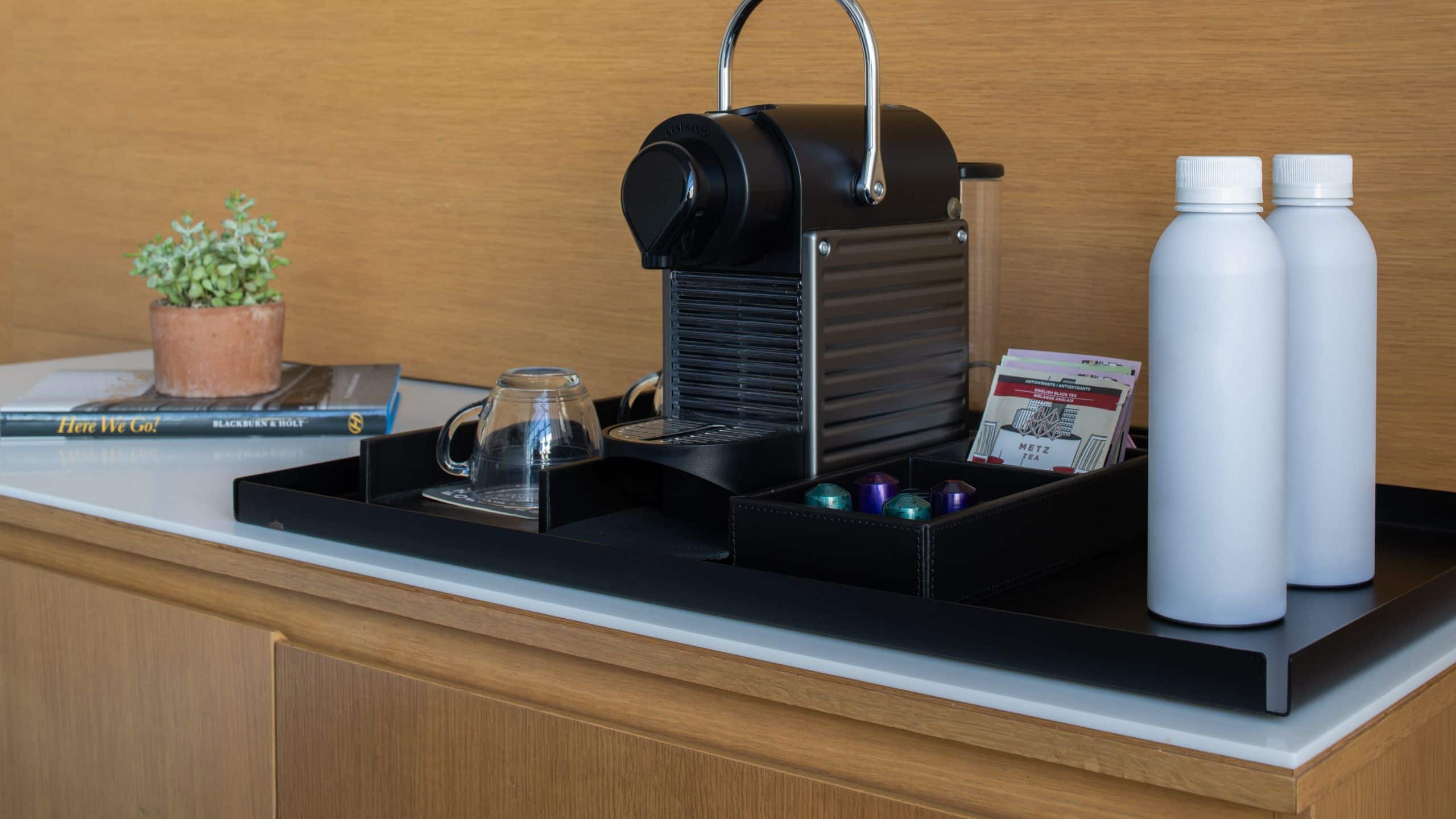 4/5 Fordson Hotel Coffee Amenity Rooms