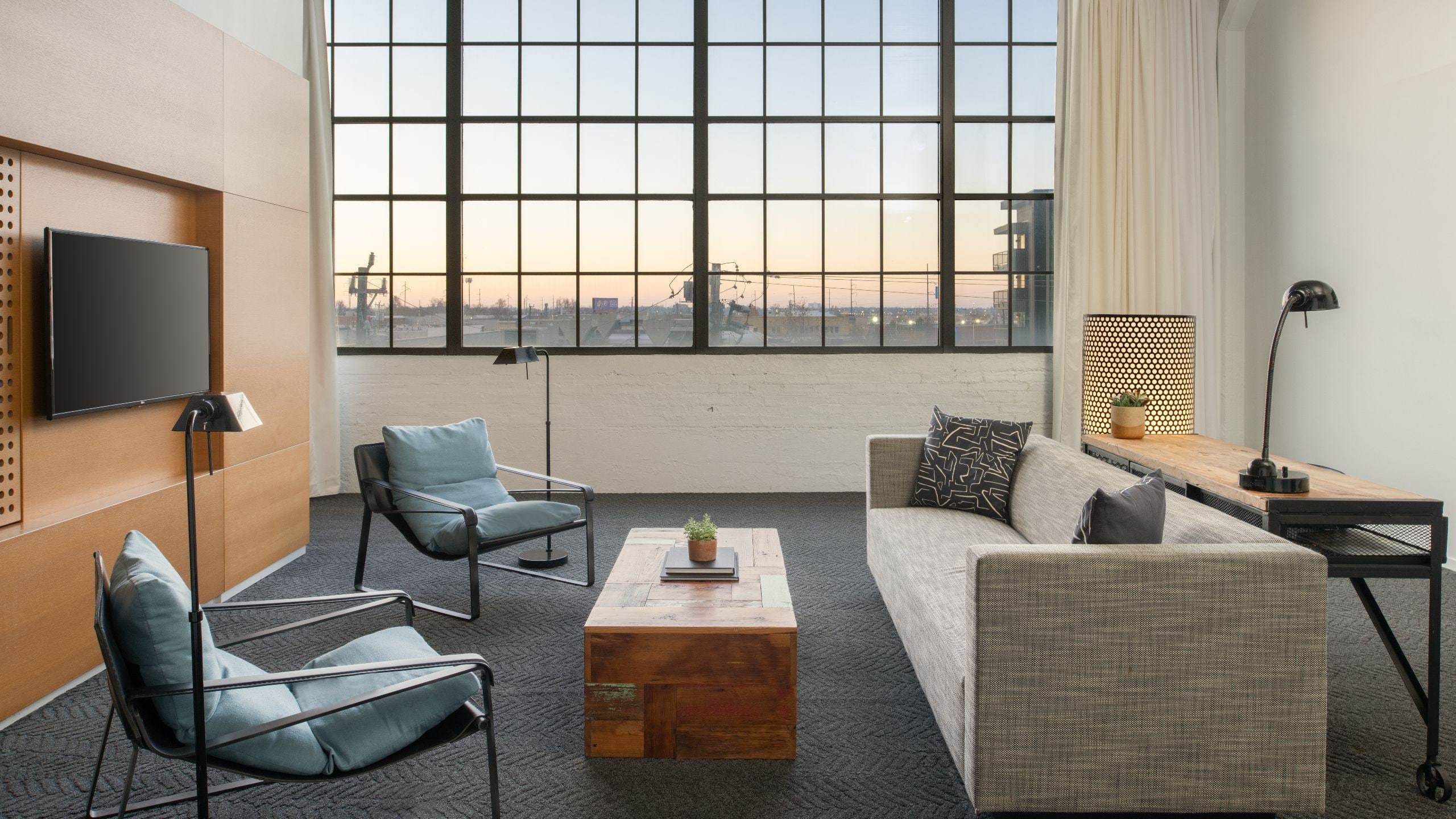 Fordson Hotel Luxury Loft Livingroom