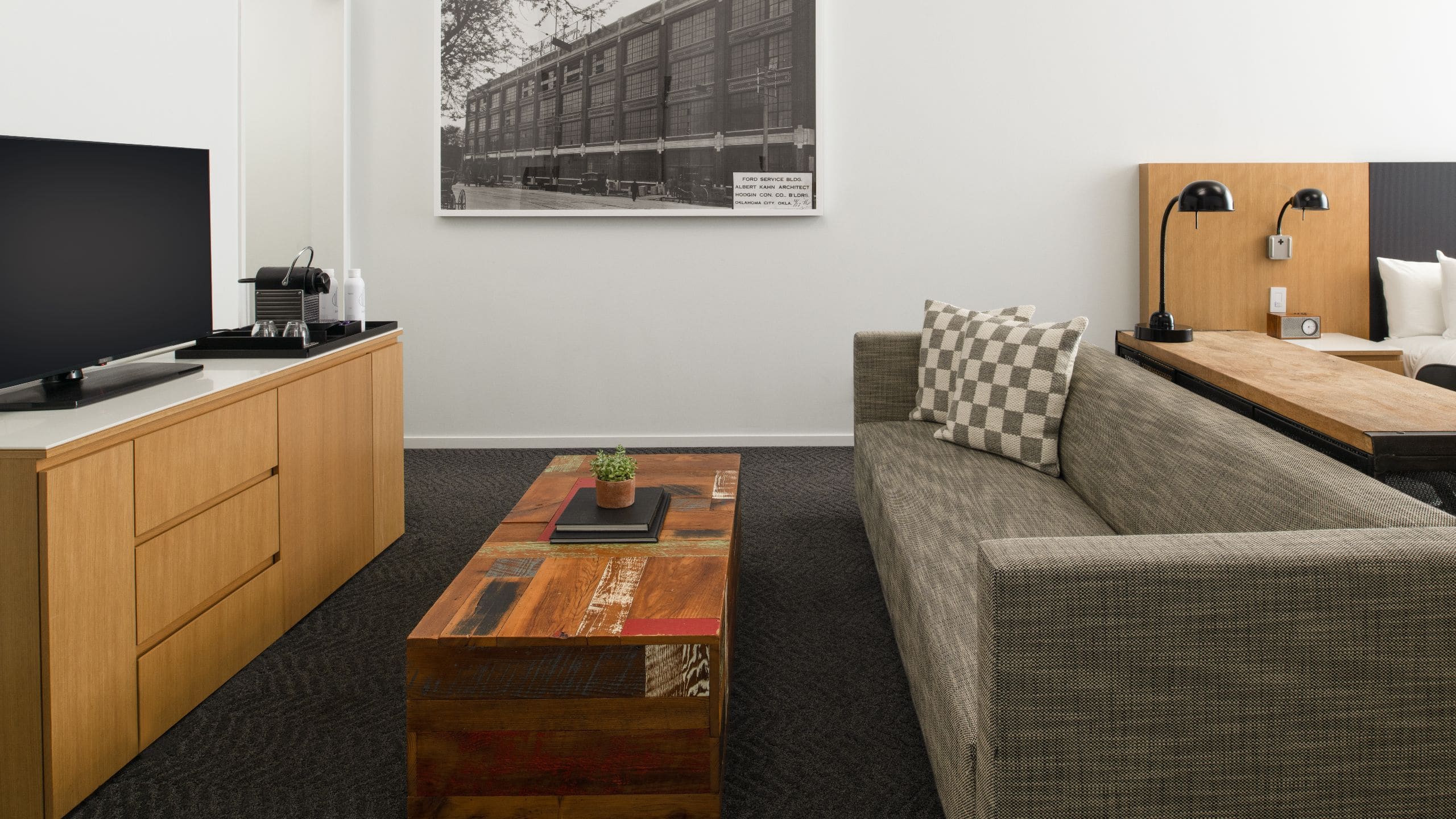 3/6 Fordson Hotel King Premier Seating