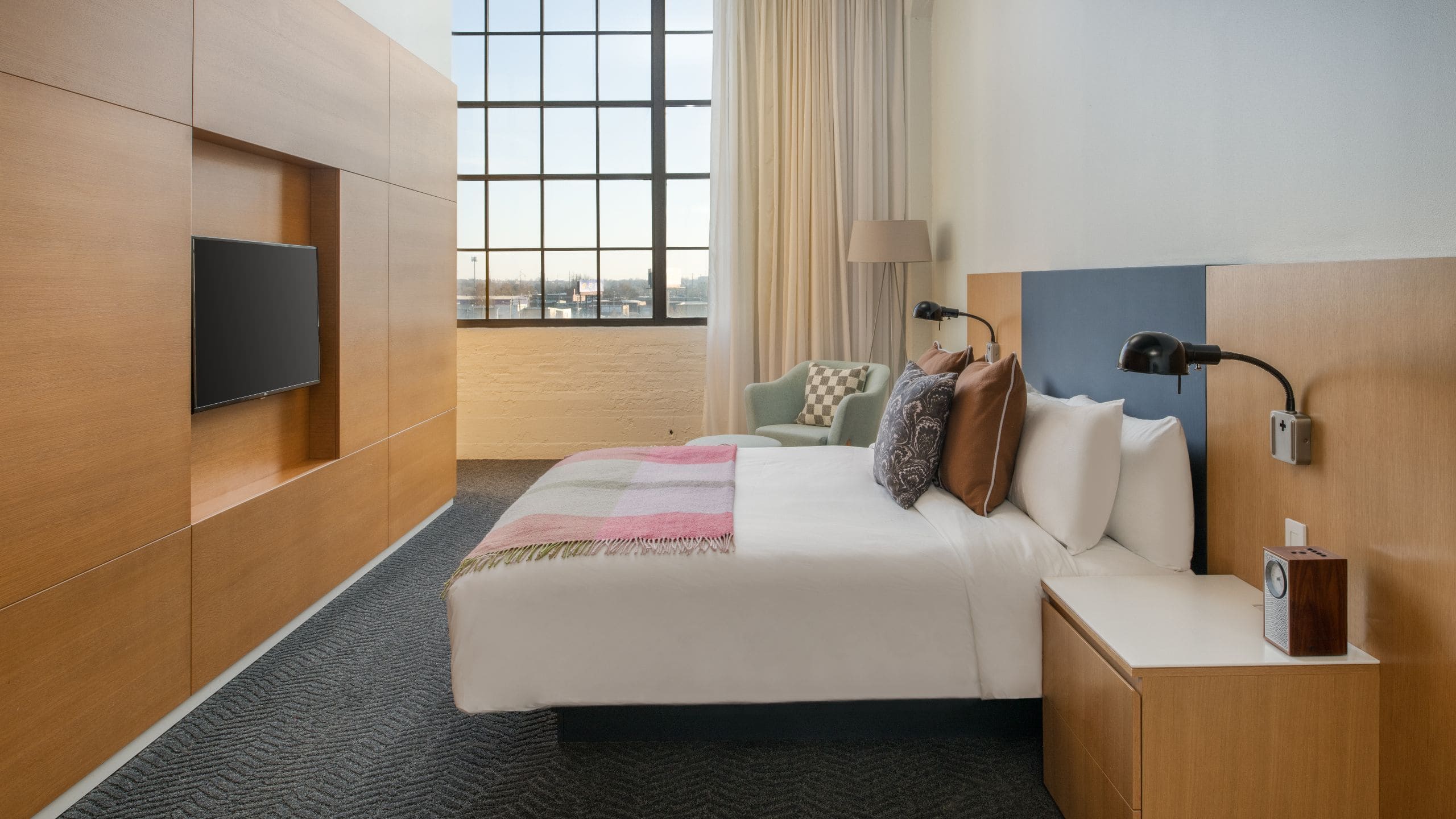 Fordson Hotel One And A Half Bedroom Luxury Loft Bedroom