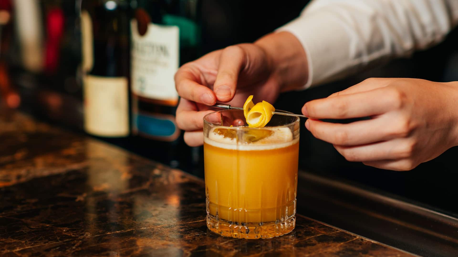 Hyatt Regency Hong Kong, Tsim Sha Tsui Chin Chin Bar Cocktail Close Up