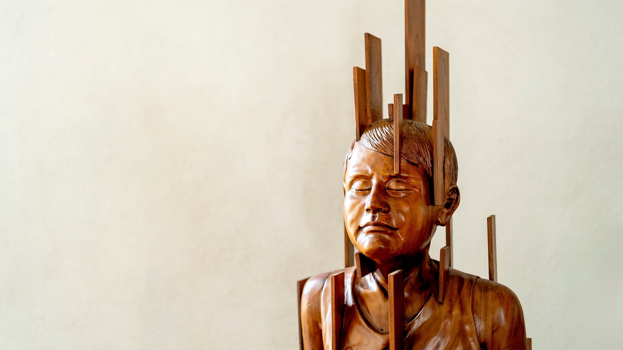 Hotel La Compañia del Valle Wood Sculpture
