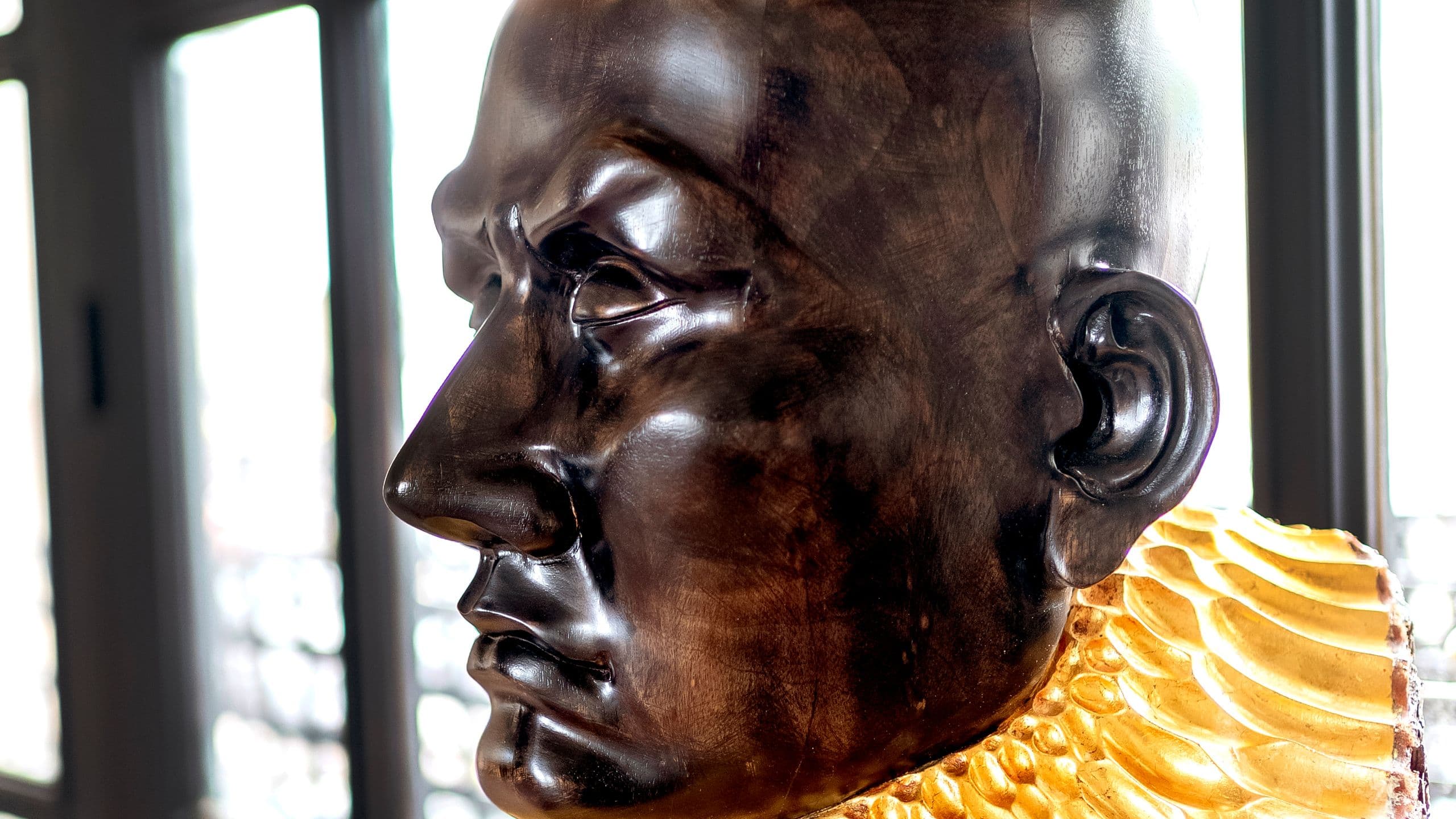 Hotel La Compañia del Valle Gold Sculpture