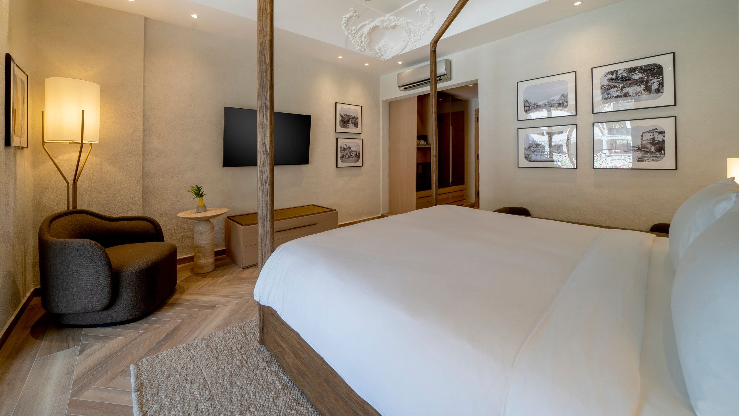 1 de 3 Hotel La Compañia del Valle One King Bed Layout
