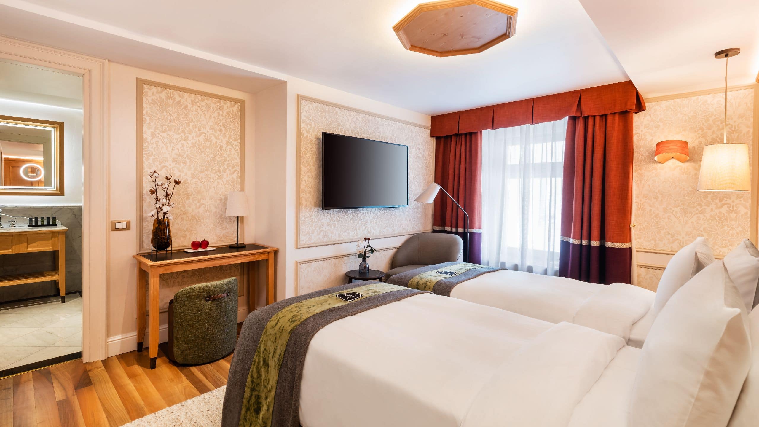 5 de 6 Hotel Flüela Davos Twin Bed Bedroom