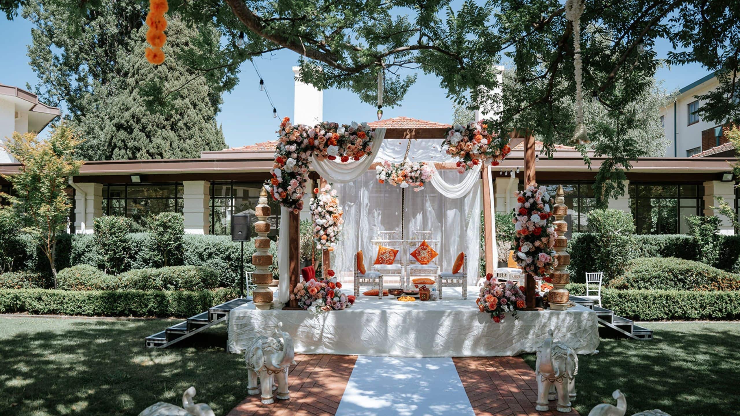 Hyatt Hotel Canberra - A Park Hyatt Hotel Wedding Set Up Courtyard Ceremony