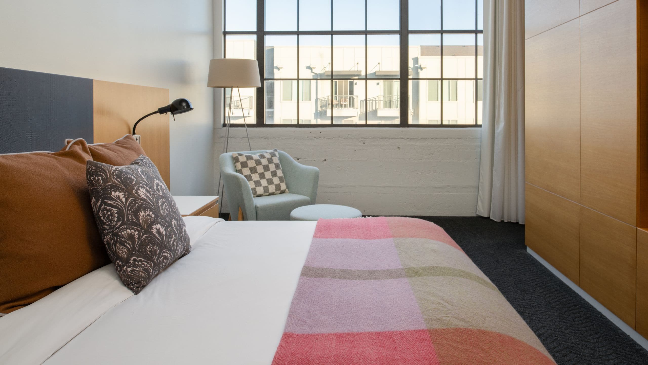 Fordson Hotel Deluxe Loft Bedroom