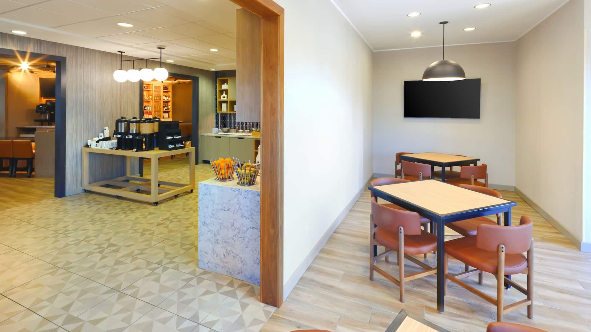 Hyatt Place Phoenix/Gilbert Breakfast Seating