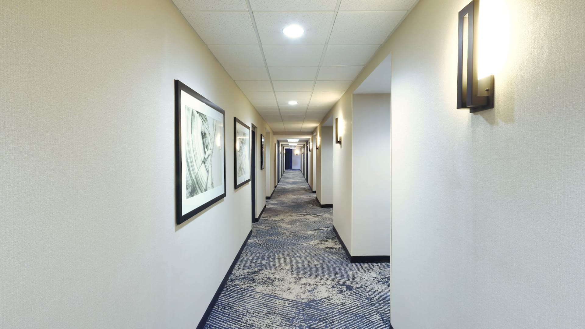 Hyatt Place Phoenix/Gilbert Hallway
