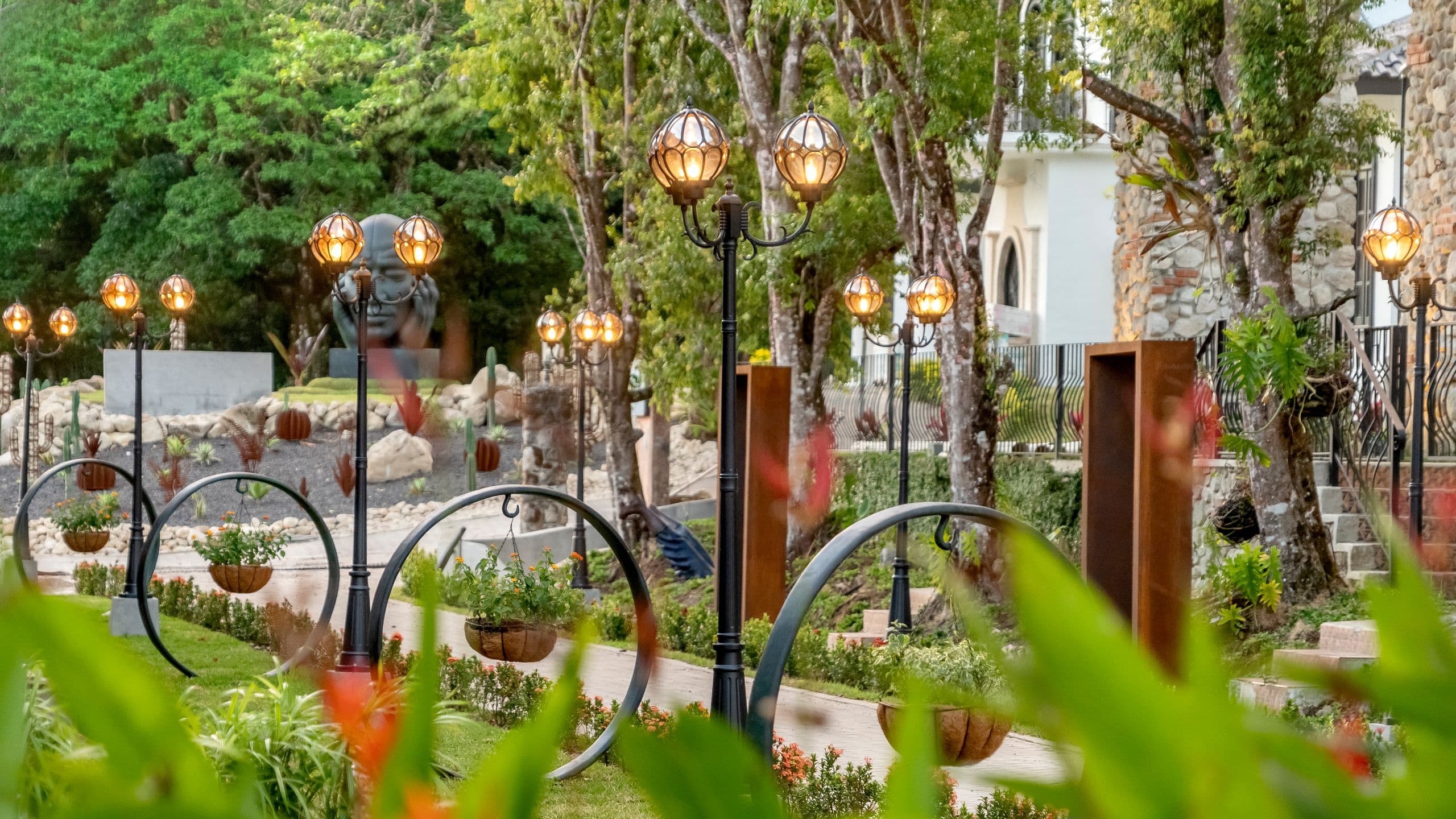 Hotel La Compañia del Valle Street Lamps