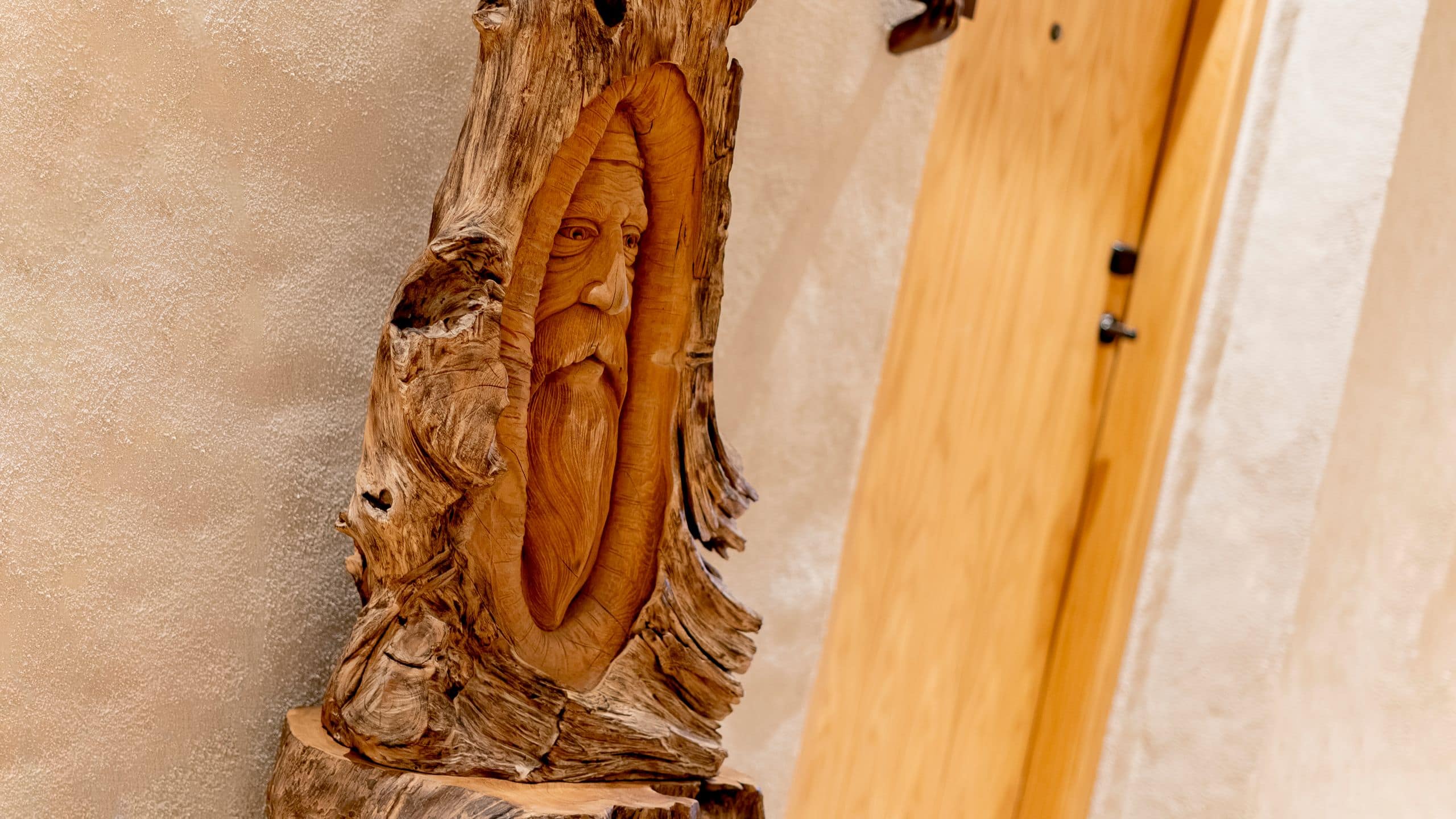 Hotel La Compañia del Valle Wood Piece