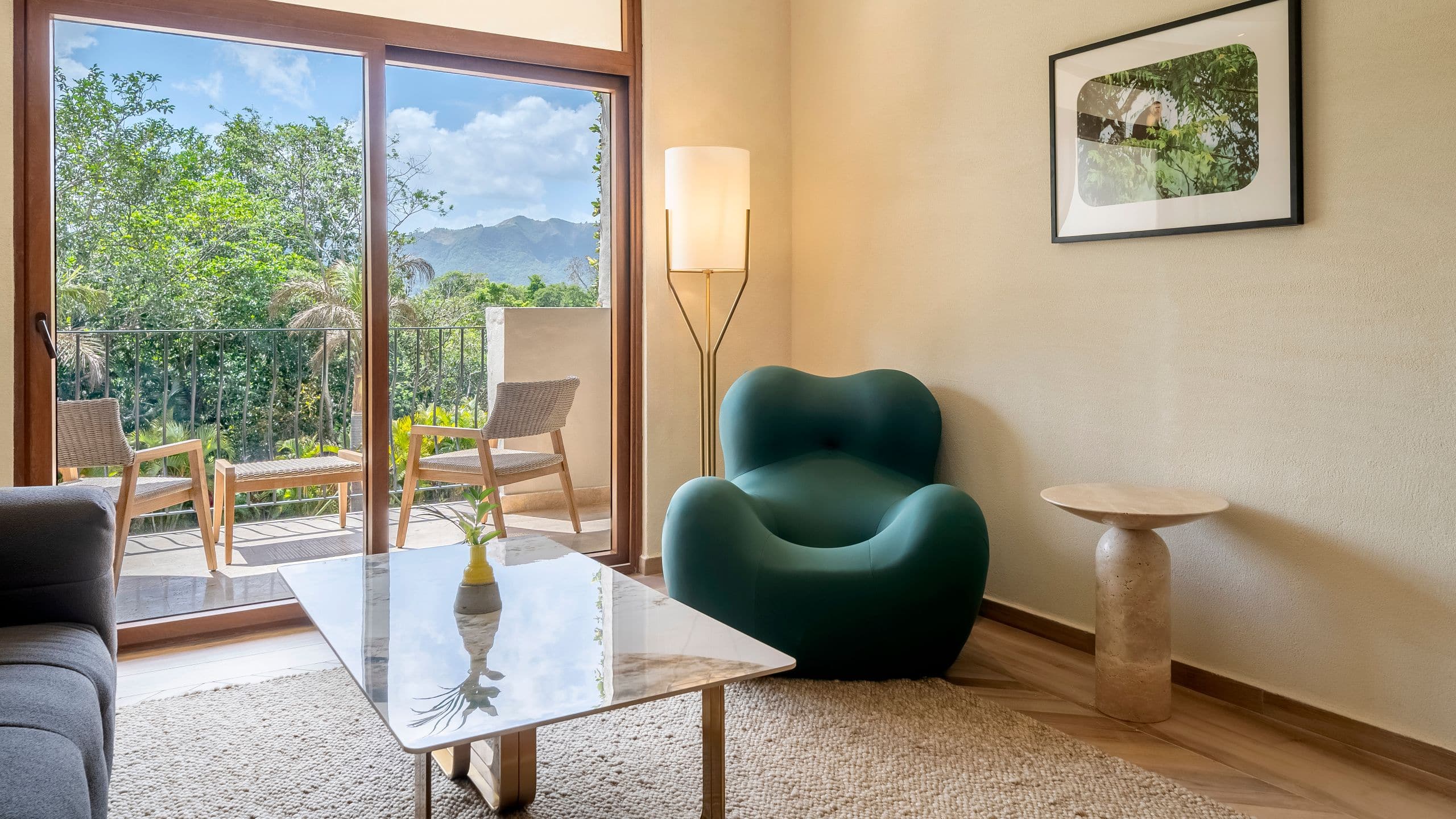 Hotel La Compañia del Valle Living Room Garden View